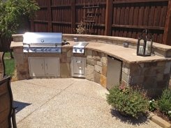 Glass Tile Spa with Silver Mist Coping in Frisco